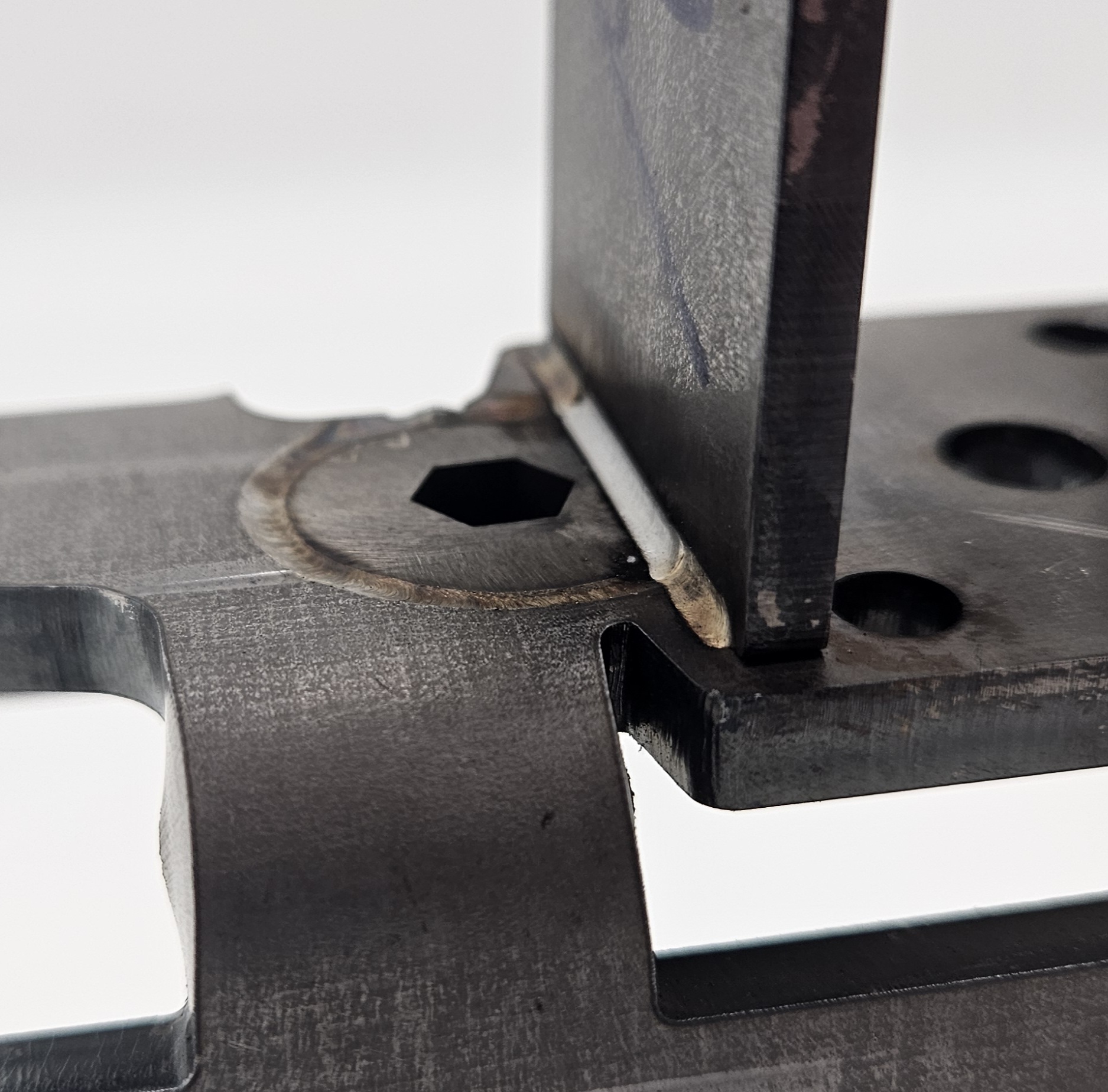 Laserschweißnähte an Sicherheitsbauteil - Baustahl